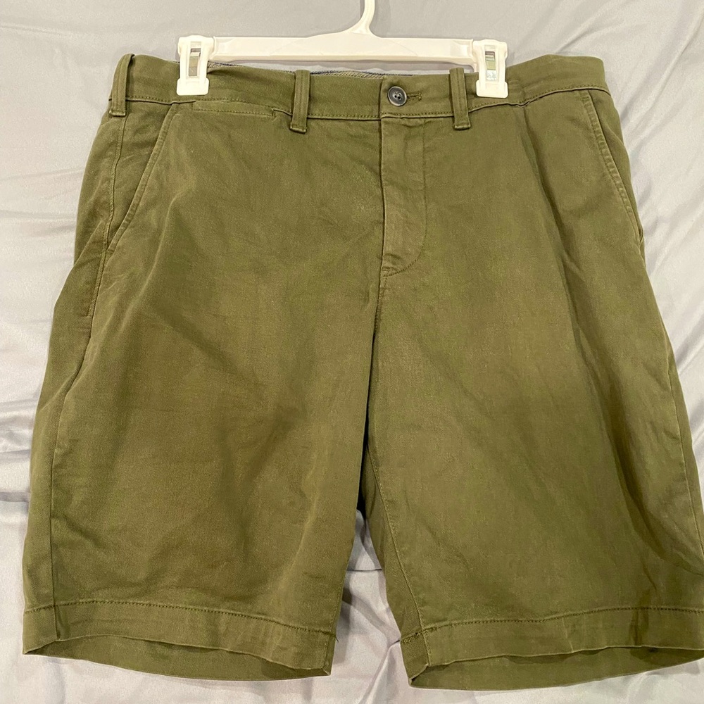 Mens olive green express shorts